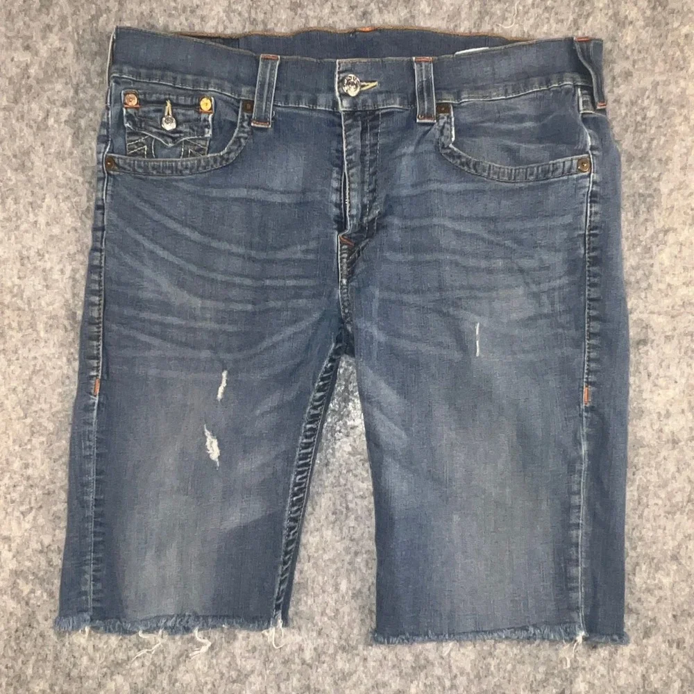 True Religion Men's Straight Cut Off Denim Shorts Blue Medium Wash Size 38